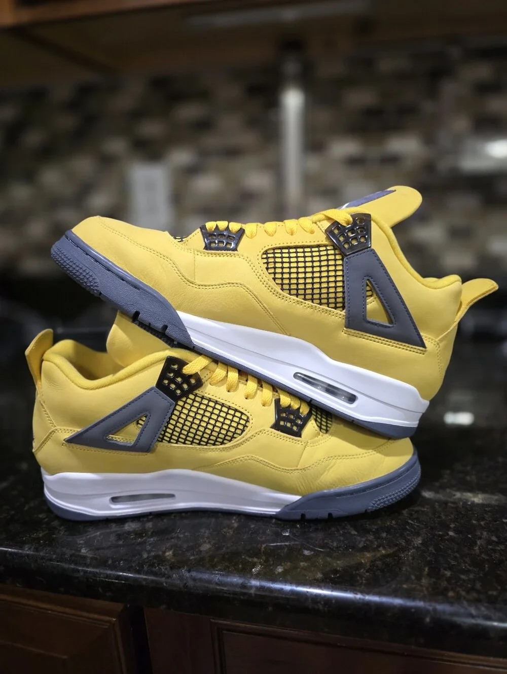 Air Jordan 4 Retro ♤ Lightning Yellow ♤ Size 13 ♤ CT8527-700 ♤ AUTHENTICATED